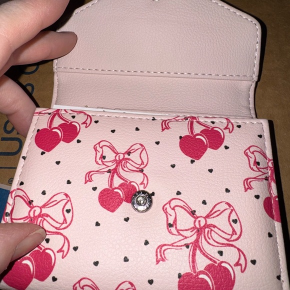 Betsey Johnson Pink Heart and Bow Wallet - Picture 3 of 6